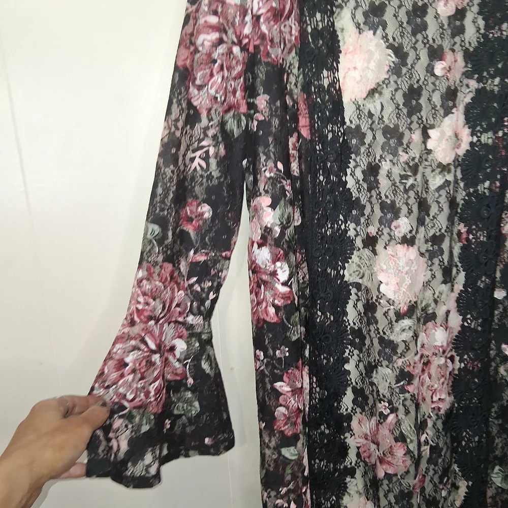 Floral Sheer Lace Duster Robe - Black & Pink - Picture 6 of 6